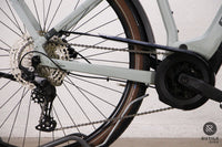 Vélo électrique Cube Touring Hybrid Pro 625 Vélo électrique vtc - Rutile