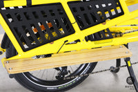 Marche pied du Vélo longtail électrique Yuba Spicy Curry Jaune