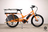 Vélo cargo longtail électrique Yuba Kombi Orange tout équipé